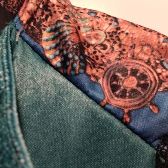 GUC Disney Descendants(?) Costume 4-6x kids - Picture 4 of 12